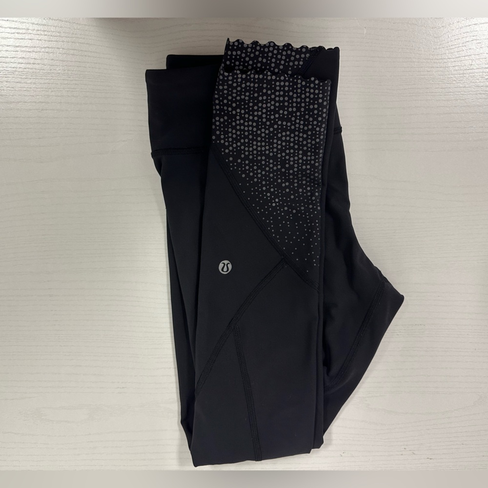 Lululemon Size 6 Tights Black Scalloped Hem Reflective Tightest Stuff - Picture 4 of 9
